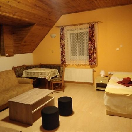 Apartman V Zachranne Stanici Pasicka Prosec  Luaran gambar