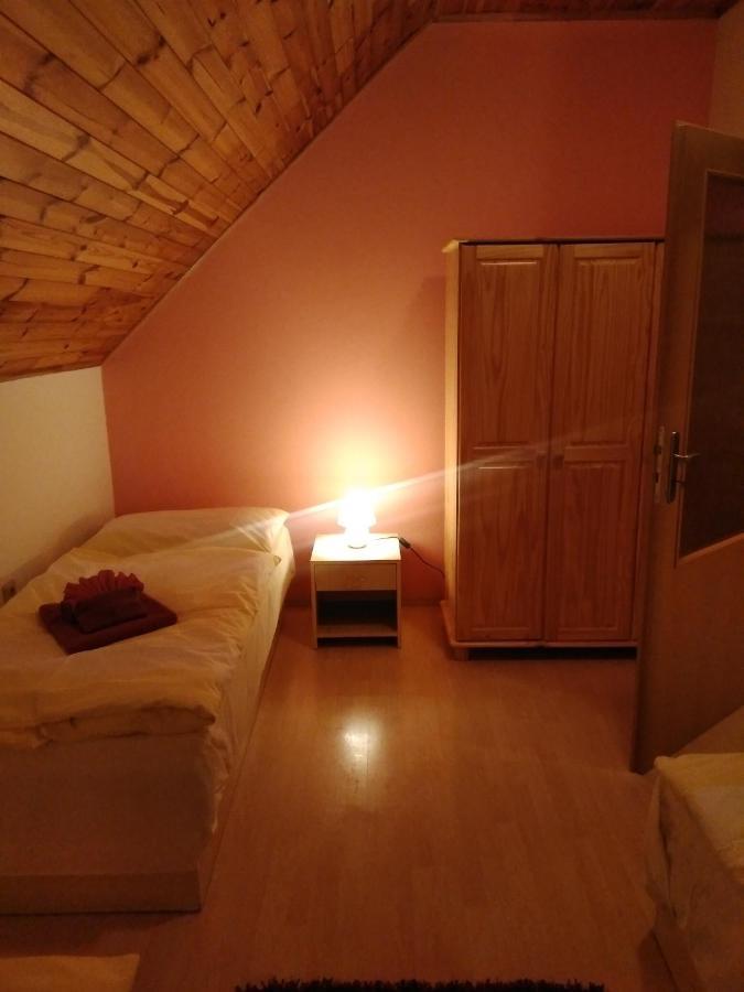 Apartman V Zachranne Stanici Pasicka Prosec  Luaran gambar